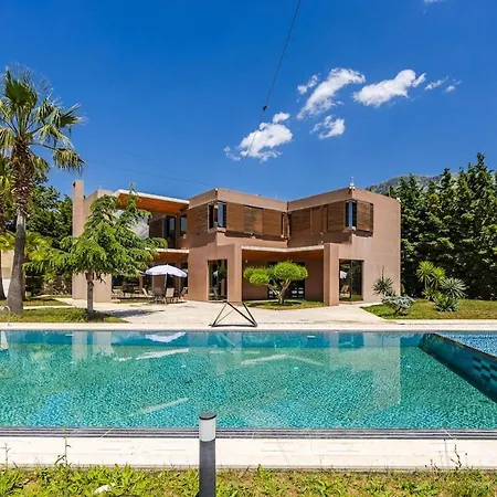 Fllad E Vale Luxury Private Pool By Pikhost Trajas
