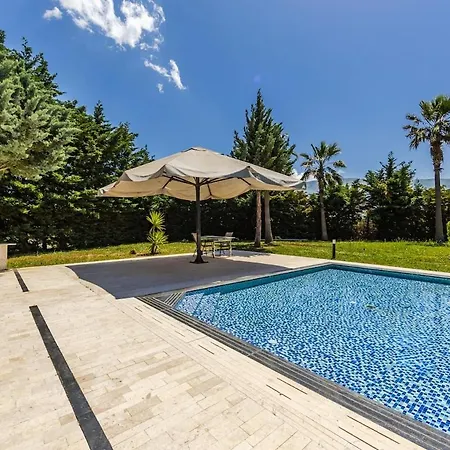 Fllad E Vale Luxury Private Pool By Pikhost Trajas
