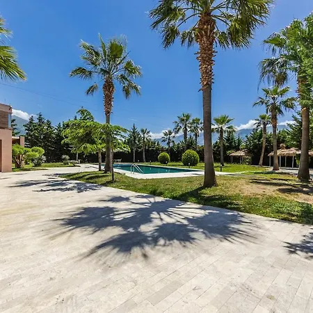 ヴィラ Fllad E Vale Luxury Private Pool By Pikhost Trajas